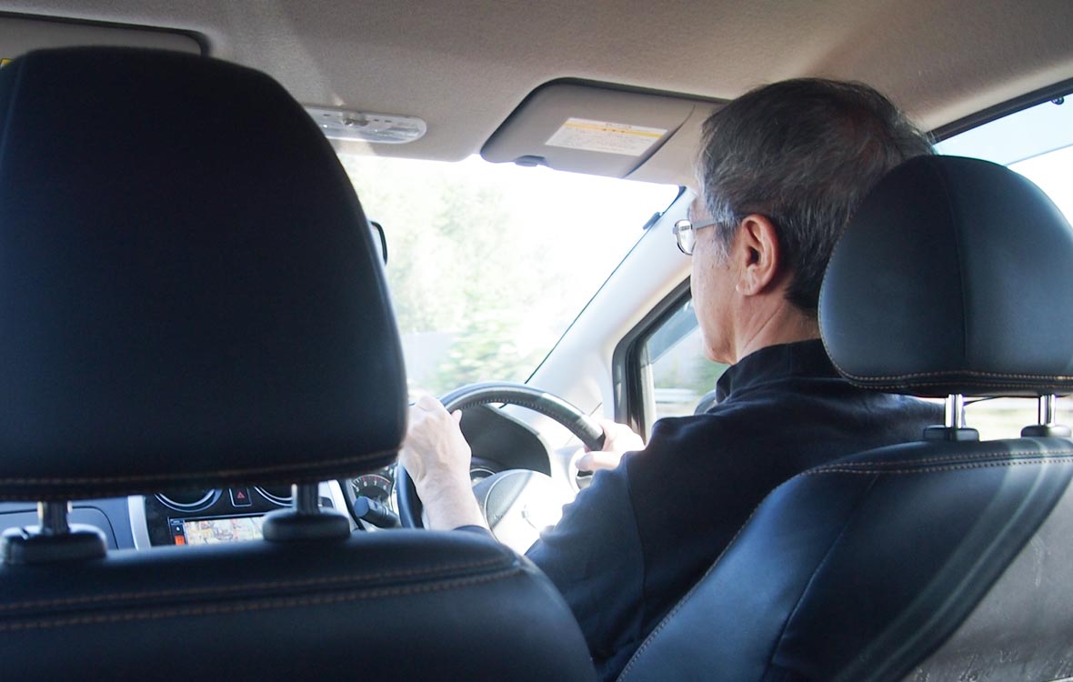 高齢のドライバーにも分かりやすいデジタコ